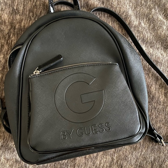 GUESS - Picture 2 of 4